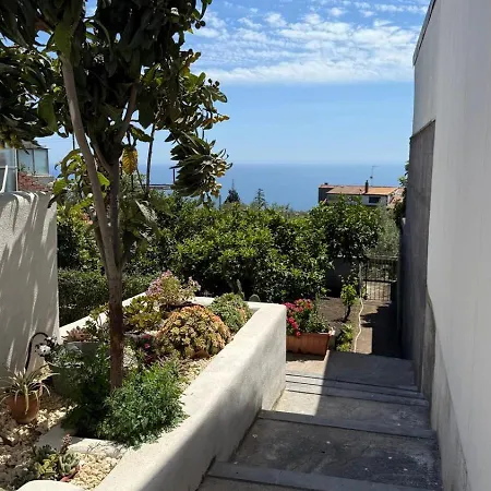 Mosa House Aci Castello